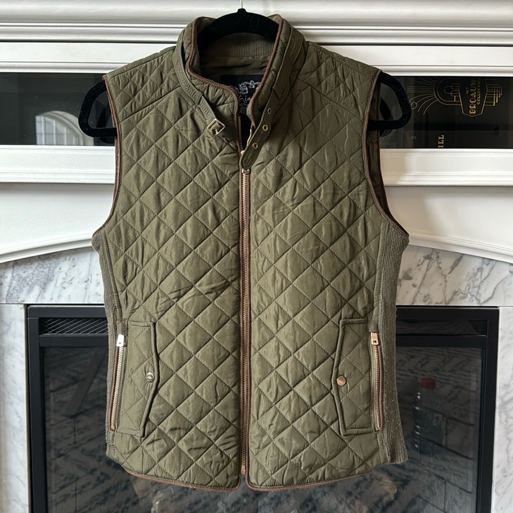 green zipper vest